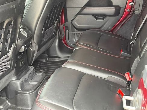 Used 2021 Jeep Wrangler Unlimited Rubicon AWD/4WD image 12