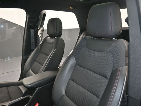 Used 2023 Chevrolet TrailBlazer RS w/ Sun and Liftgate Package AWD/4WD image 18