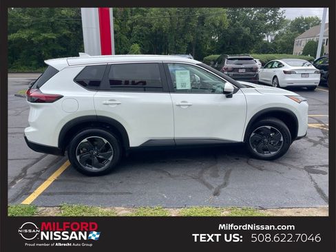Certified 2024 Nissan Rogue SV AWD/4WD image 6