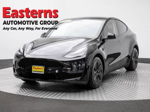 Used 2021 Tesla Model Y Long Range AWD/4WD image 1
