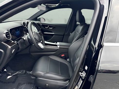Used 2023 Mercedes-Benz GLC 300 4MATIC image 9