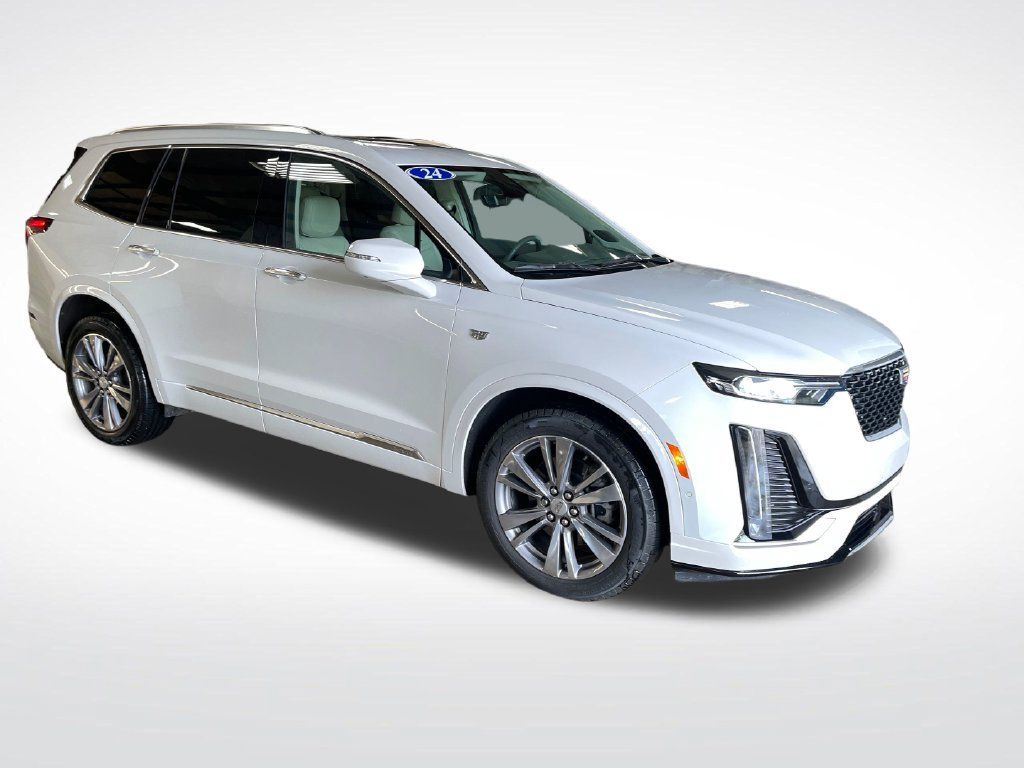 Used 2024 Cadillac XT6 Premium Luxury w/ Technology Package AWD/4WD image 7