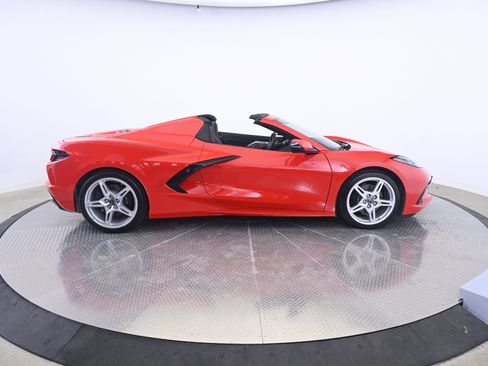 Used 2024 Chevrolet Corvette Stingray Preferred Conv w/ Battery Protection Package RWD image 8
