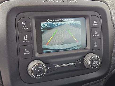 Used 2016 Jeep Renegade Latitude AWD/4WD image 21