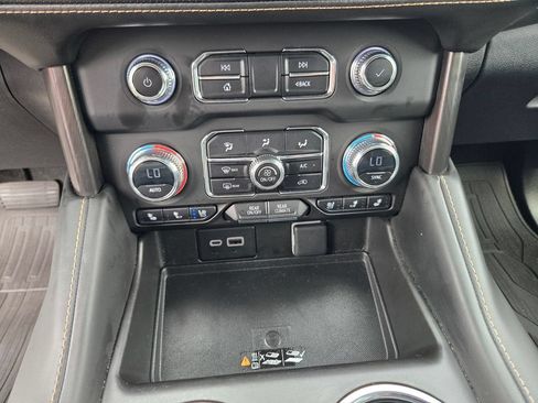 Used 2023 GMC Yukon XL AT4 w/ AT4 Premium Plus Package AWD/4WD image 15