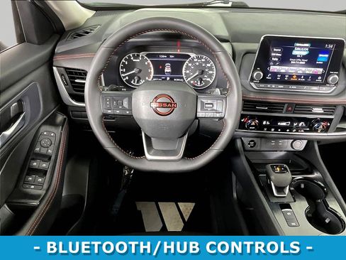 Used 2025 Nissan Rogue SV AWD/4WD image 8