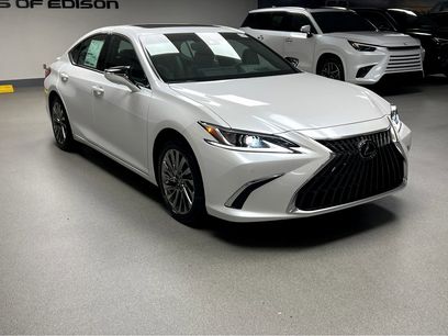 New 2025 Lexus ES 300h w/ Luxury Package
