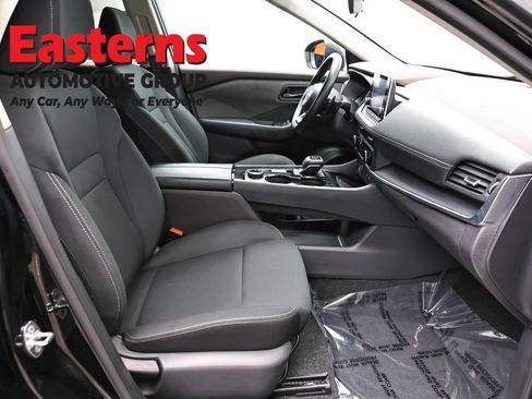 Used 2023 Nissan Rogue S AWD/4WD image 25