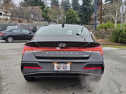New 2026 Hyundai Elantra Blue image 6