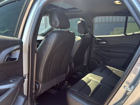 Used 2024 Chevrolet Trax RS w/ Sunroof Package FWD image 10