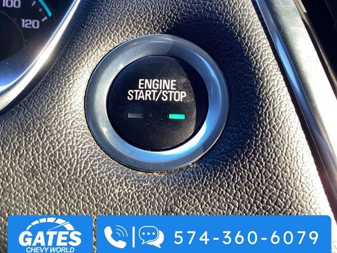 Used 2023 Chevrolet Traverse LT image 22