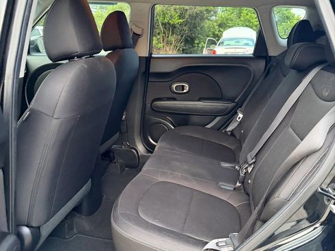 Used 2017 Kia Soul FWD image 7