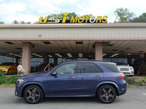 Used 2024 Mercedes-Benz GLE 350 4MATIC w/ AMG Line Exterior image 4