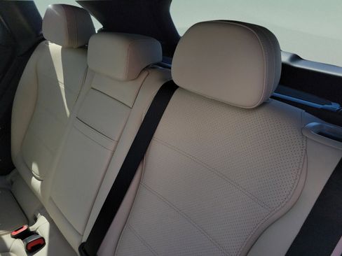 Certified 2026 Mercedes-Benz GLC 300 image 10