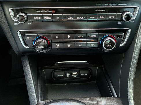 Used 2019 Kia Optima EX w/ EX Premium Package FWD image 16