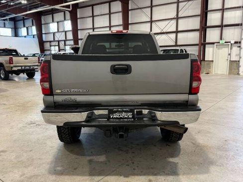 Used 2006 Chevrolet Silverado 2500 LT AWD/4WD image 9