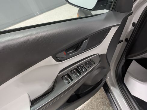 Used 2023 Hyundai Kona SEL image 13