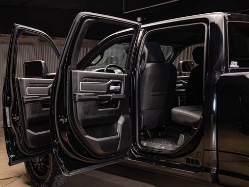 Used 2024 RAM 3500 Big Horn w/ Night Edition image 27