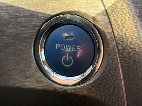 Used 2014 Toyota Prius Three FWD image 25