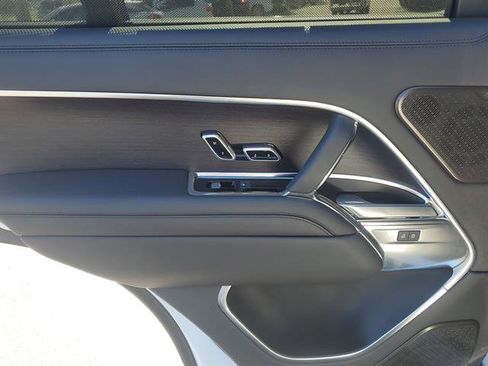 Used 2023 Land Rover Range Rover Autobiography image 37