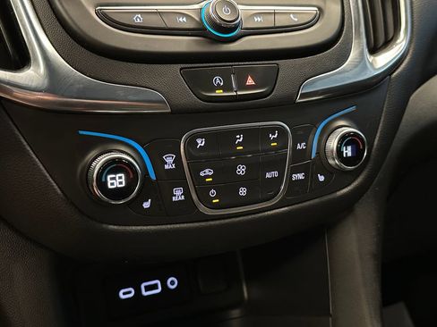 Used 2022 Chevrolet Equinox LT FWD image 15