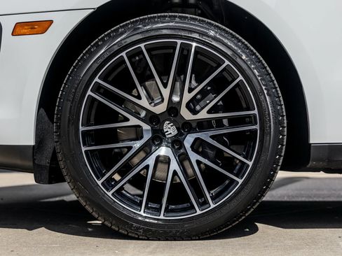 Certified 2026 Porsche Macan Turbo AWD/4WD image 13