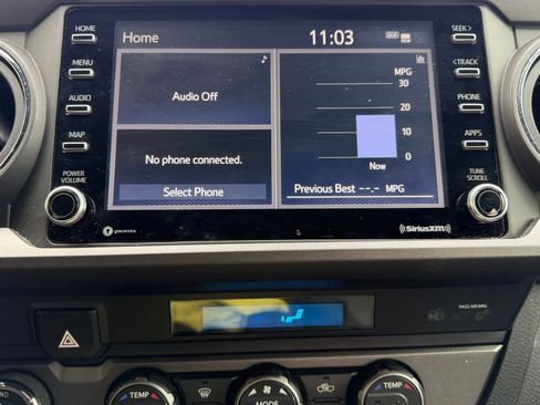 Used 2022 Toyota Tacoma TRD Off-Road image 17