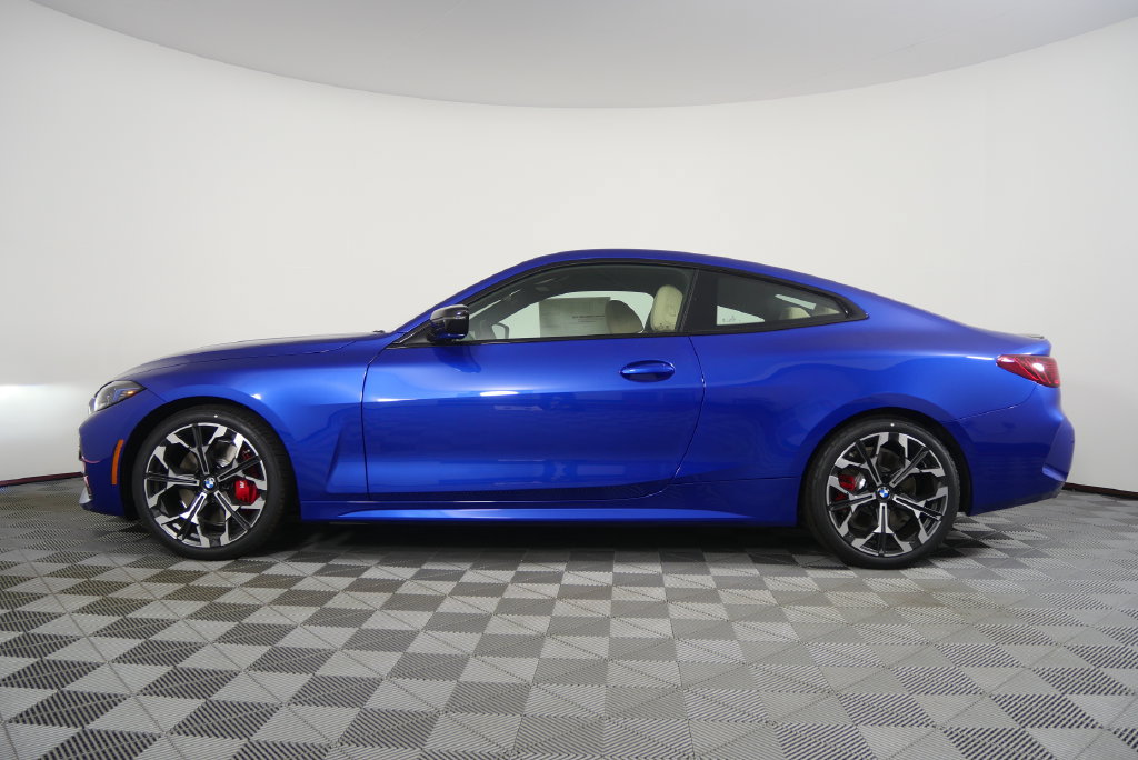 Used 2027 BMW 430i Coupe w/ M Sport Package RWD image 2