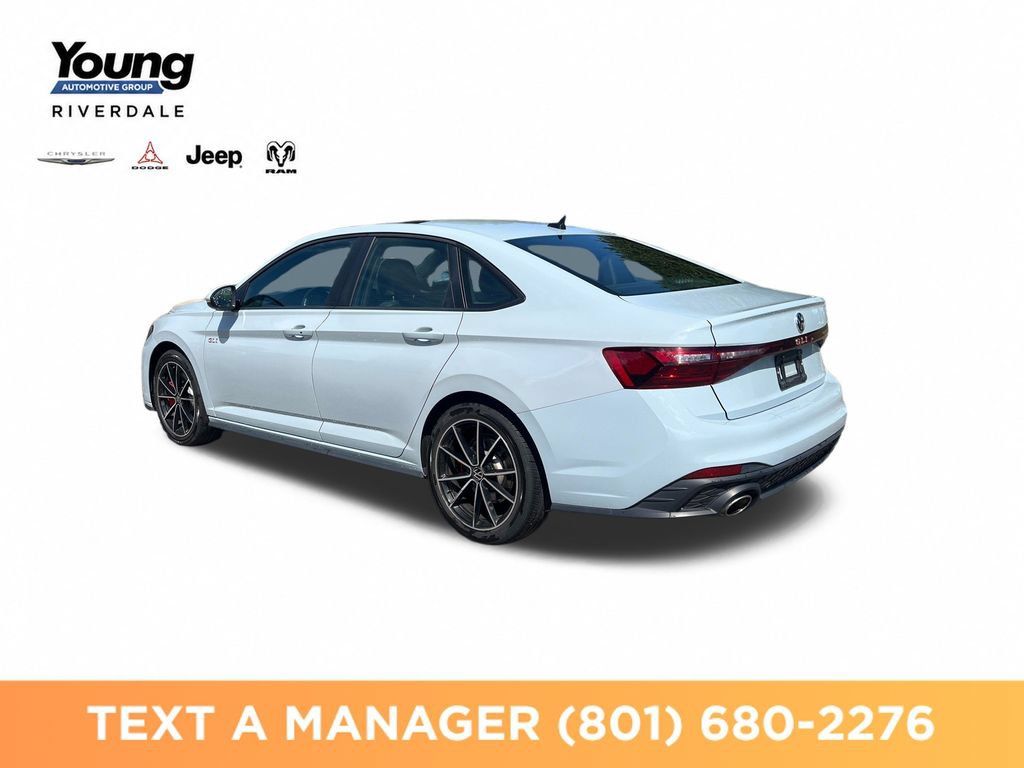 Used 2025 Volkswagen Jetta GLI Autobahn FWD image 3
