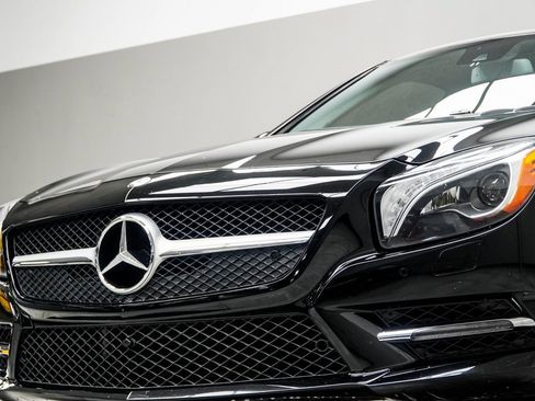 Used 2014 Mercedes-Benz SL 550 image 2