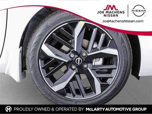 New 2025 Nissan Versa SR w/ Trunk Package image 9