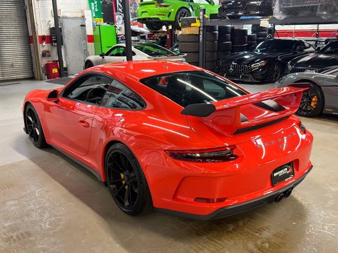 Used 2018 Porsche 911 GT3 w/ Sport Chrono Package RWD image 13