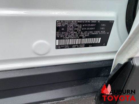 Used 2024 Toyota RAV4 LE AWD/4WD image 28
