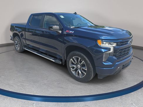 Used 2023 Chevrolet Silverado 1500 RST w/ Z71 Off-Road Package AWD/4WD image 3