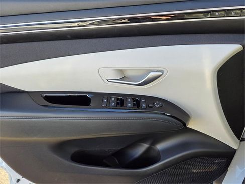Used 2022 Hyundai Tucson Limited image 17