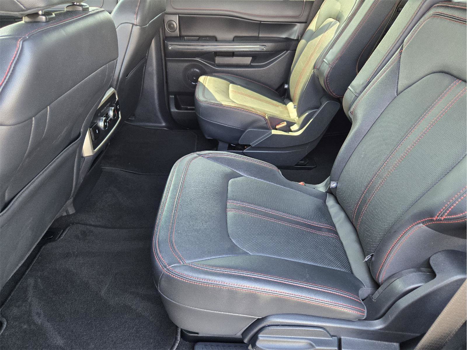 Used 2023 Ford Expedition Limited RWD image 29
