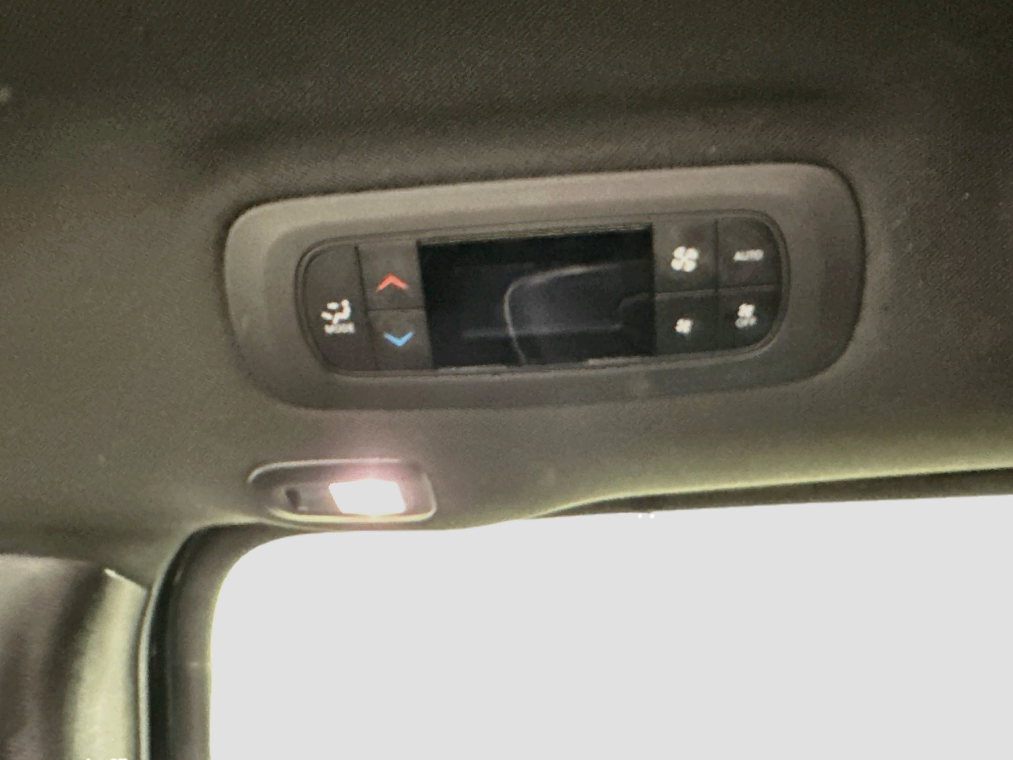 Used 2020 Chrysler Pacifica Limited w/ Advanced Safetytec Group FWD image 29