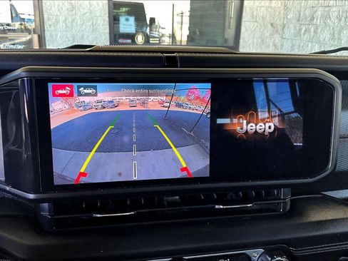 Used 2024 Jeep Wrangler Unlimited Rubicon image 27