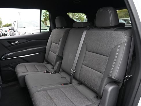 Used 2024 Chevrolet Traverse LS FWD image 20