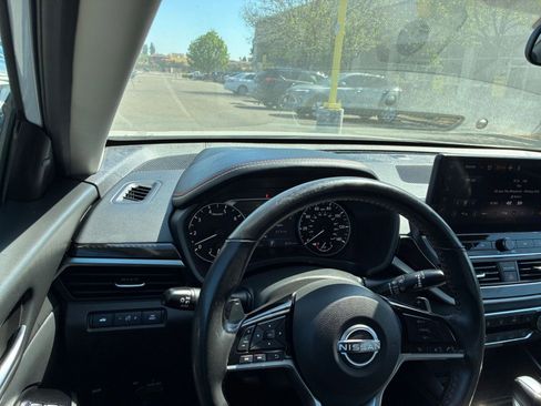 Used 2024 Nissan Altima 2.5 SR w/ SR Premium Package image 34