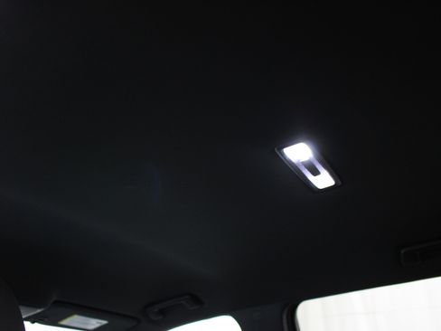 Used 2025 Chevrolet Equinox LT AWD/4WD image 20