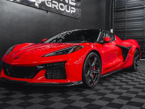 Used 2024 Chevrolet Corvette Z06 RWD image 33