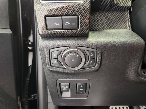 Used 2018 Ford F150 Lariat w/ Equipment Group 502A Luxury AWD/4WD image 22