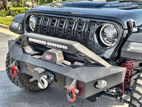 Used 2024 Jeep Wrangler Unlimited Sport AWD/4WD image 9