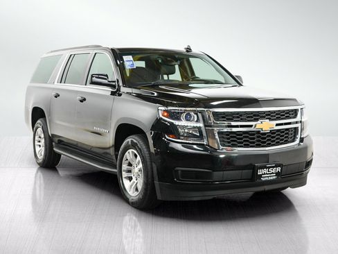 Used 2017 Chevrolet Suburban LT AWD/4WD image 7