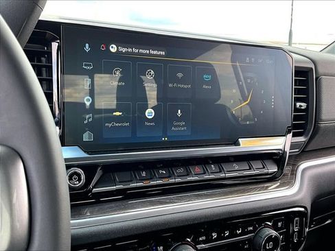 Used 2025 Chevrolet Silverado 2500 LTZ w/ Trail Boss Package image 19