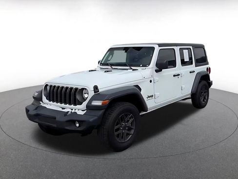 Used 2025 Jeep Wrangler Unlimited Sport AWD/4WD image 3