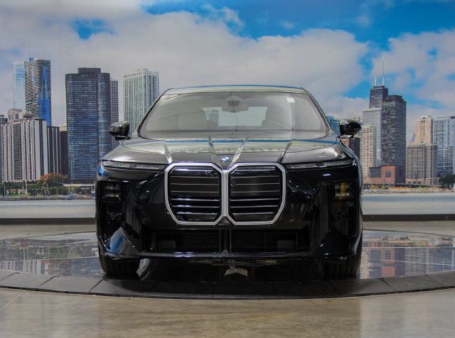 Used 2027 BMW 740i xDrive w/ Executive Package AWD/4WD image 3
