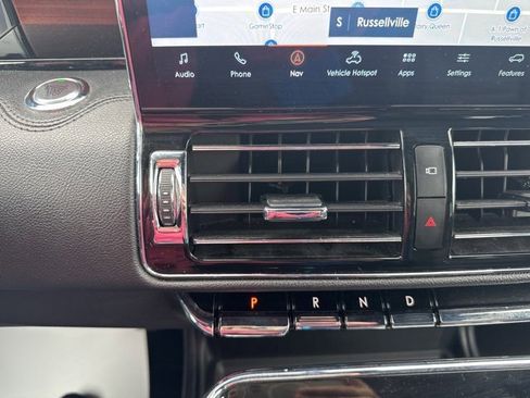 Used 2023 Lincoln Navigator Reserve image 18