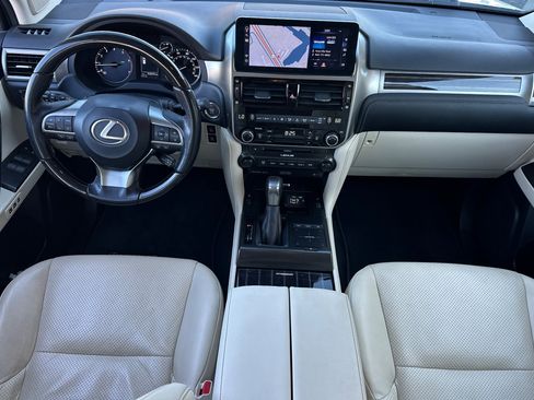 Used 2022 Lexus GX 460 Luxury w/ Off Road Package AWD/4WD image 15